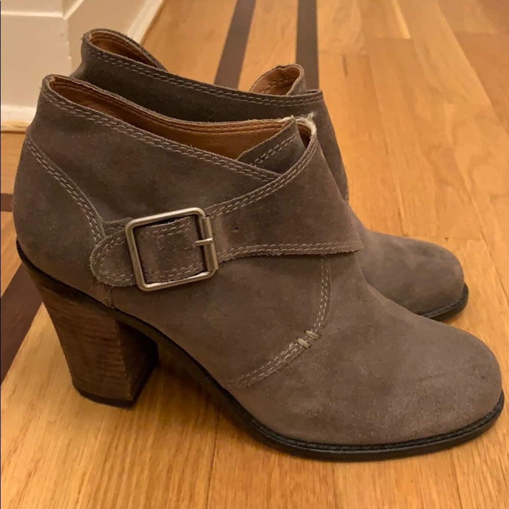 Lucky brand buckle heeled booties size 8.5